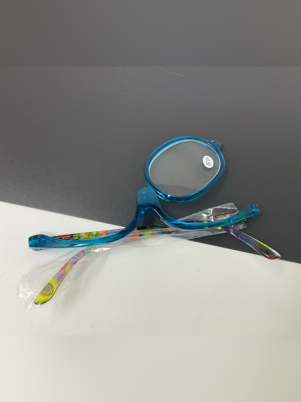 Make up reading glasses +3.00